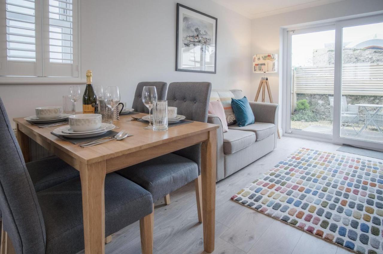 Ty Melyn - 2 Bedroom Cottage - Tenby Extérieur photo